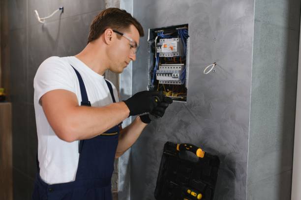 Best Circuit Breaker Repair  in Hollandale, MS